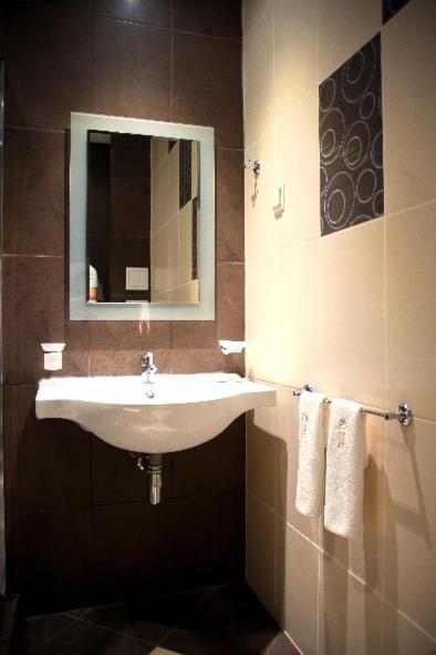 Hotel Victoria Panagyurishte Luaran gambar